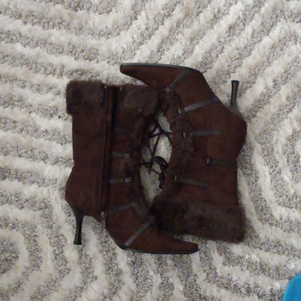 Fur top boots